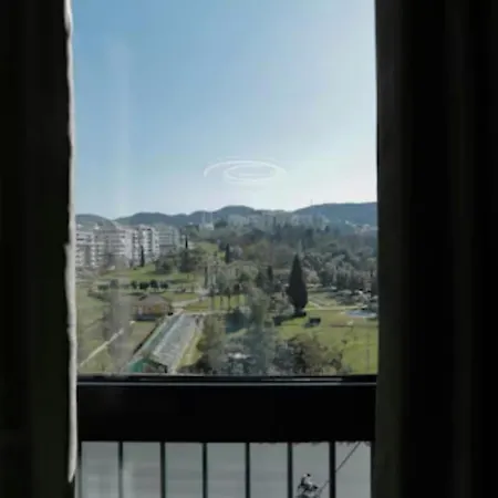 Tirana Hideaways 2 , Stunning View & Parking Διαμέρισμα