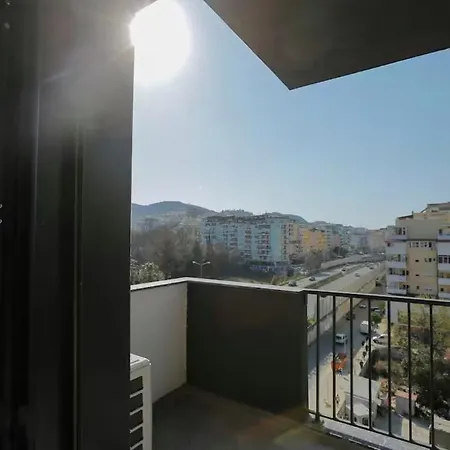 Tirana Hideaways 2 , Stunning View & Parking * Τίρανα