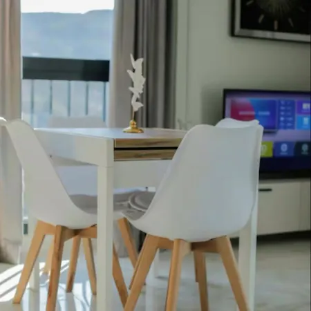 Tirana Hideaways 2 , Stunning View & Parking Διαμέρισμα *