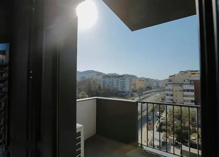 Hideaways 2 , Stunning View & Luxury * 地拉那